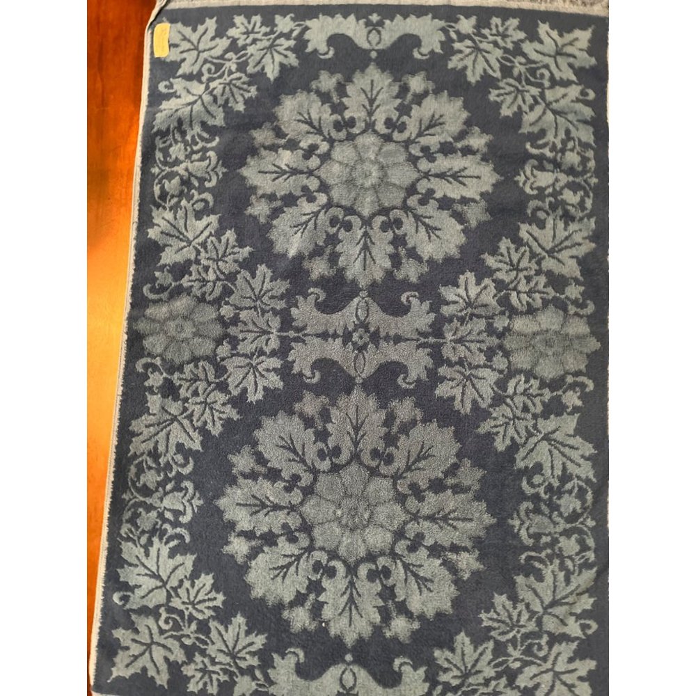 Groovy Vintage Blue Snowflake Bath Towel | Fashion Manor - Picture 10 of 11